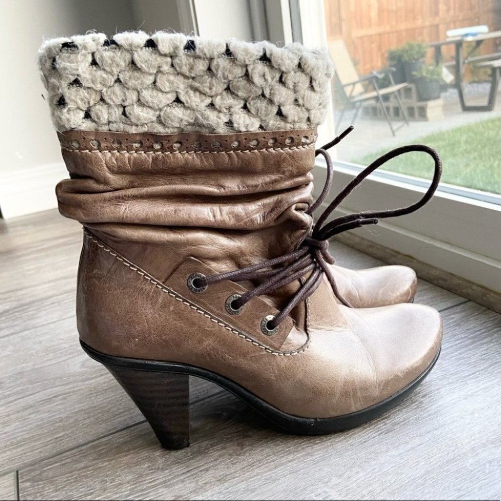 Vintage No Pulse Knit Cuff Lace Up Leather  Boots
